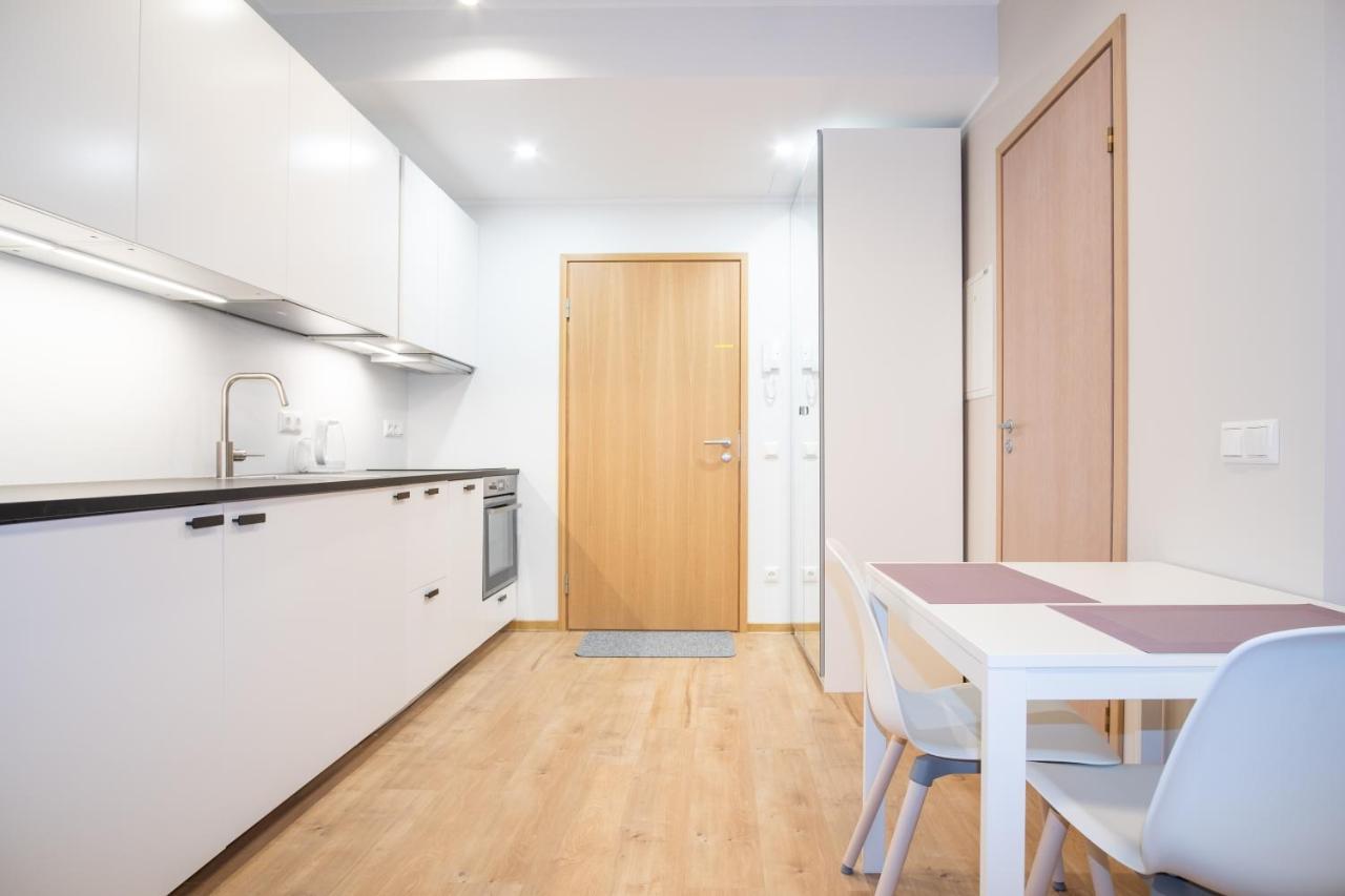 Spacious Mustamaee Apartments - Free Parking Tallinn Eksteriør billede